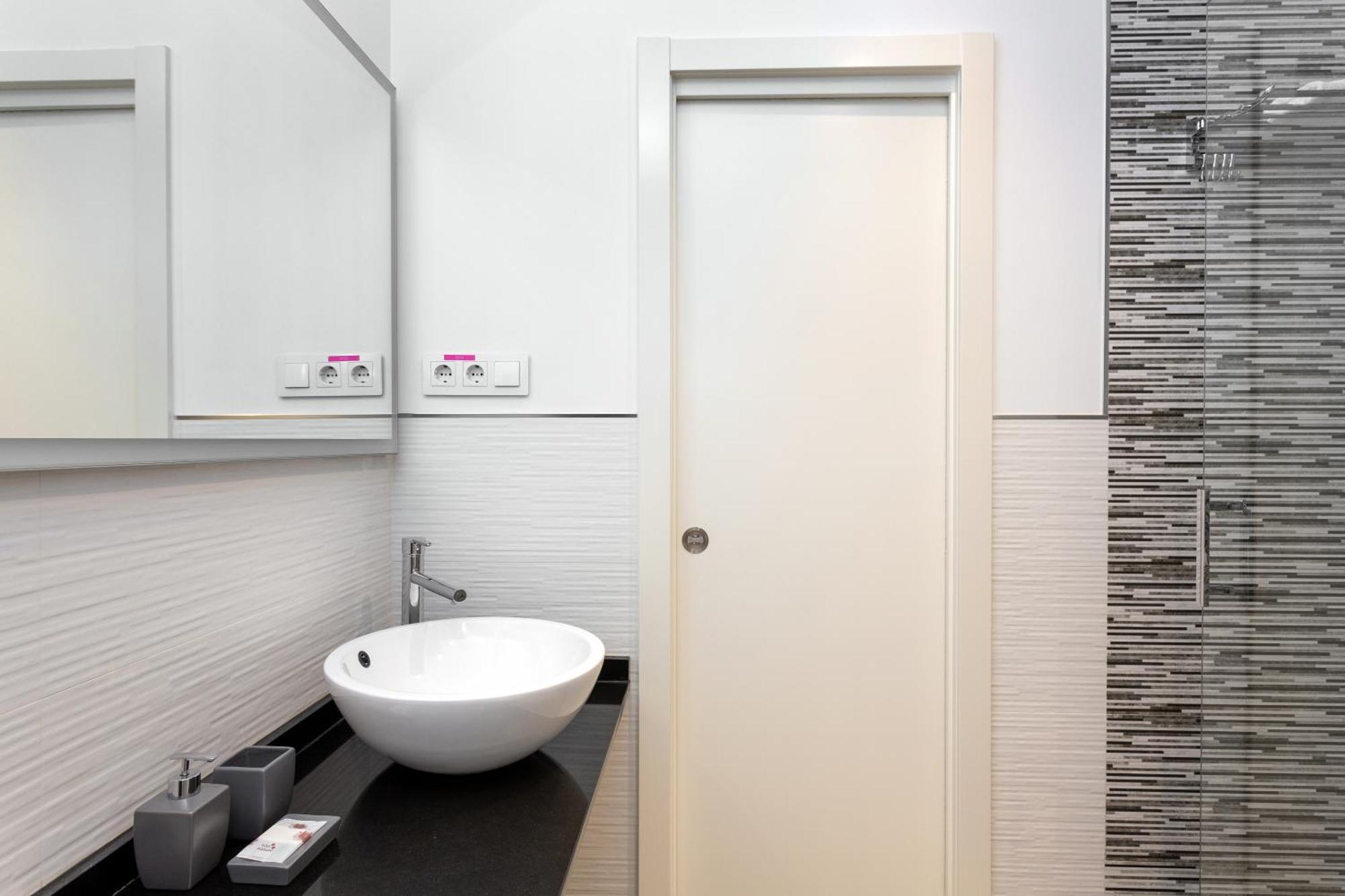 Alma Suites มาดริด ภายนอก รูปภาพ